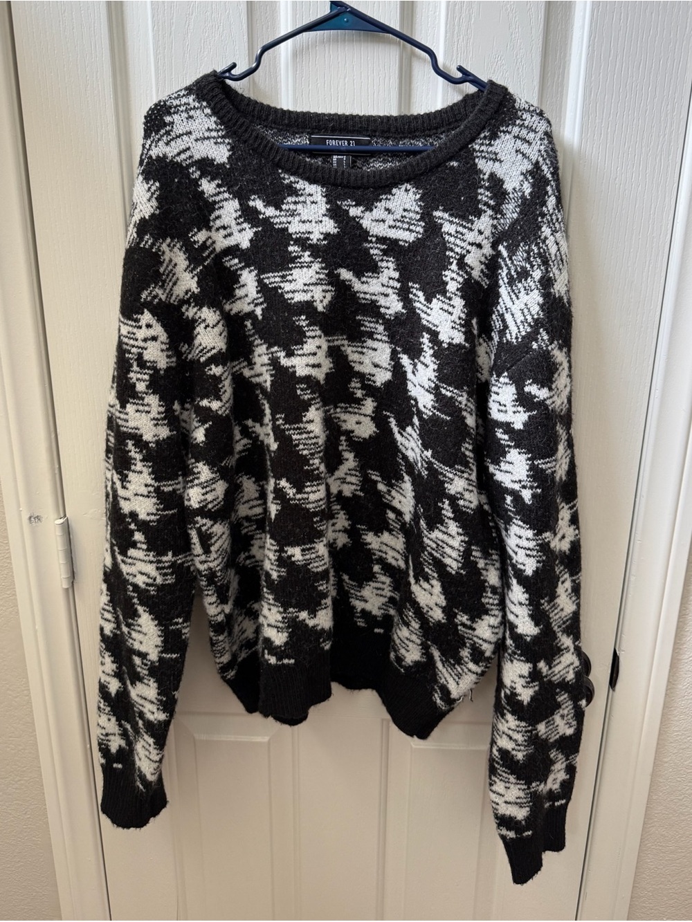 Forever 21 Black and White Patterned Crewneck Sweater-Mens